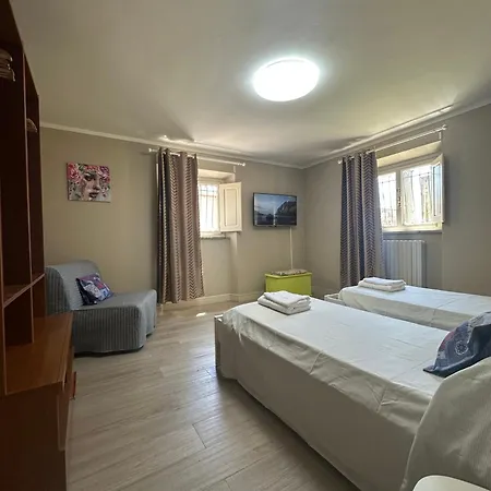 アパート Spacious E Modern Comfort Near Center