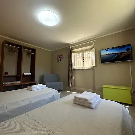 Spacious E Modern Comfort Near Center